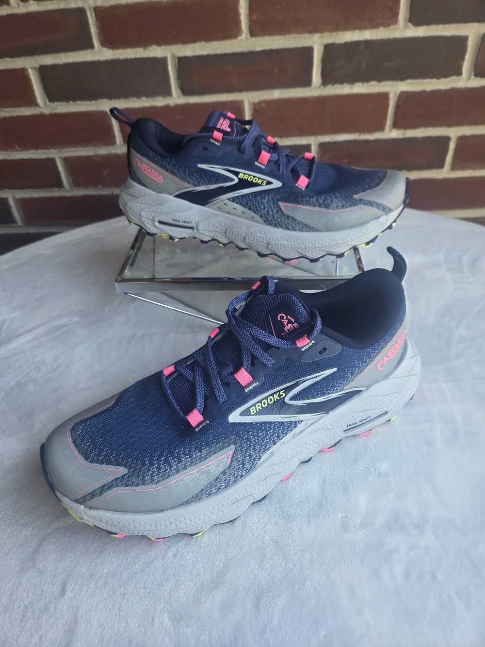 Brooks Cascadia 18 Trail Running Shoes Women’s 10